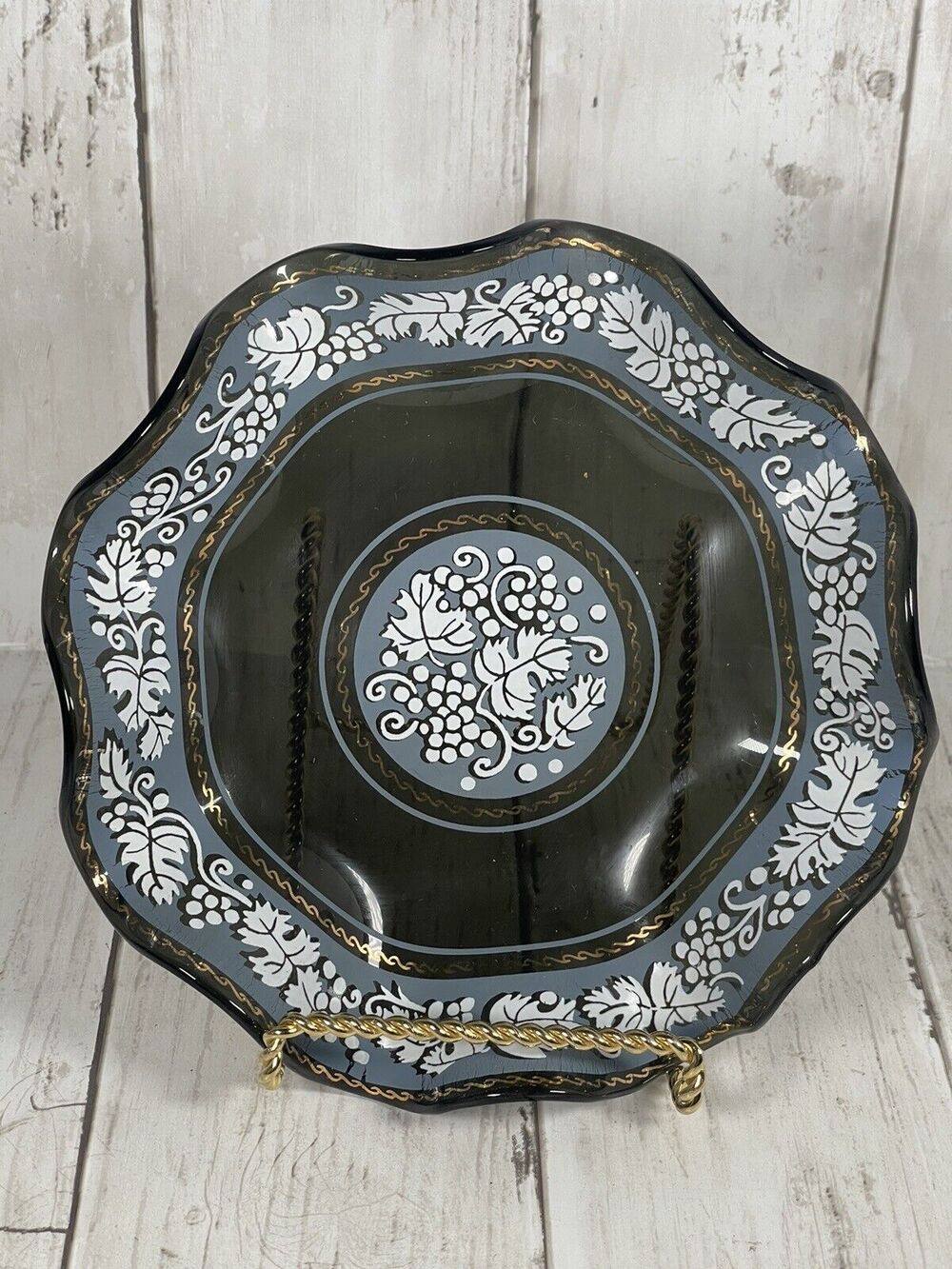 Black & White Decorative Leaf Grapes Plate Art Glass